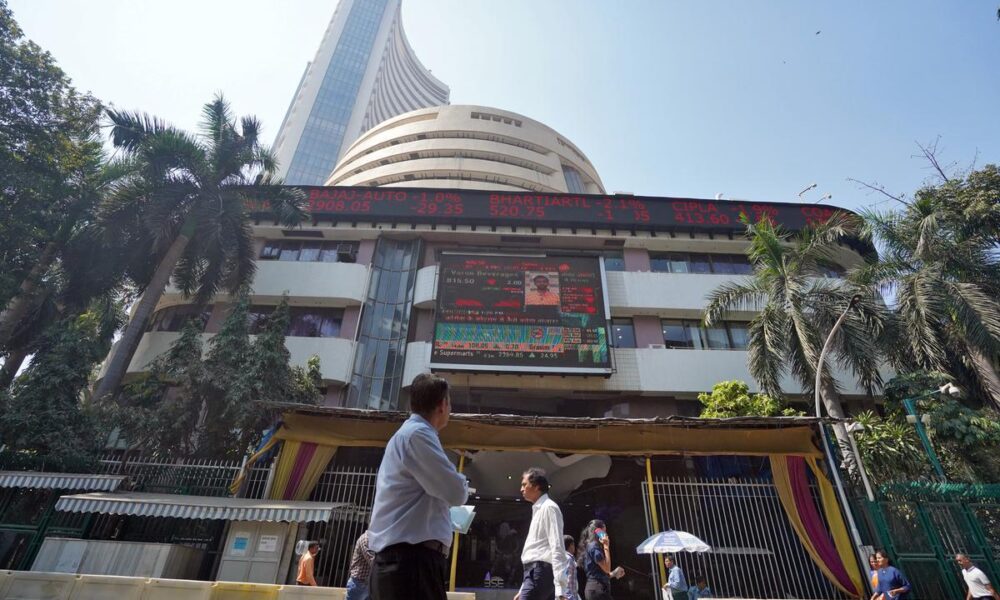 Indian shares hit near four-month highs, Reliance rises on Intel investment – Reuters India
